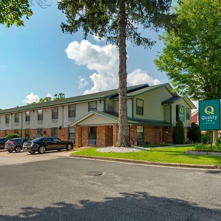 Quality Inn Lee Buitenkant foto