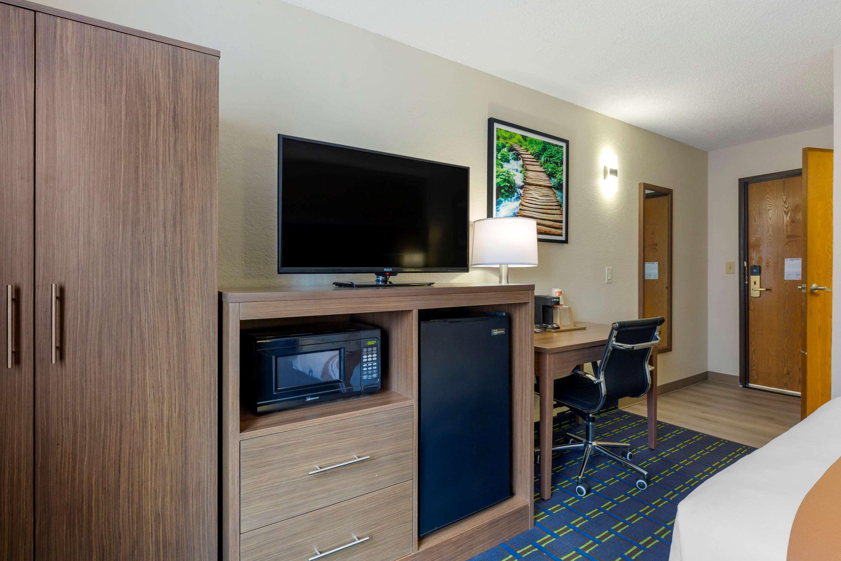 Quality Inn Lee Buitenkant foto