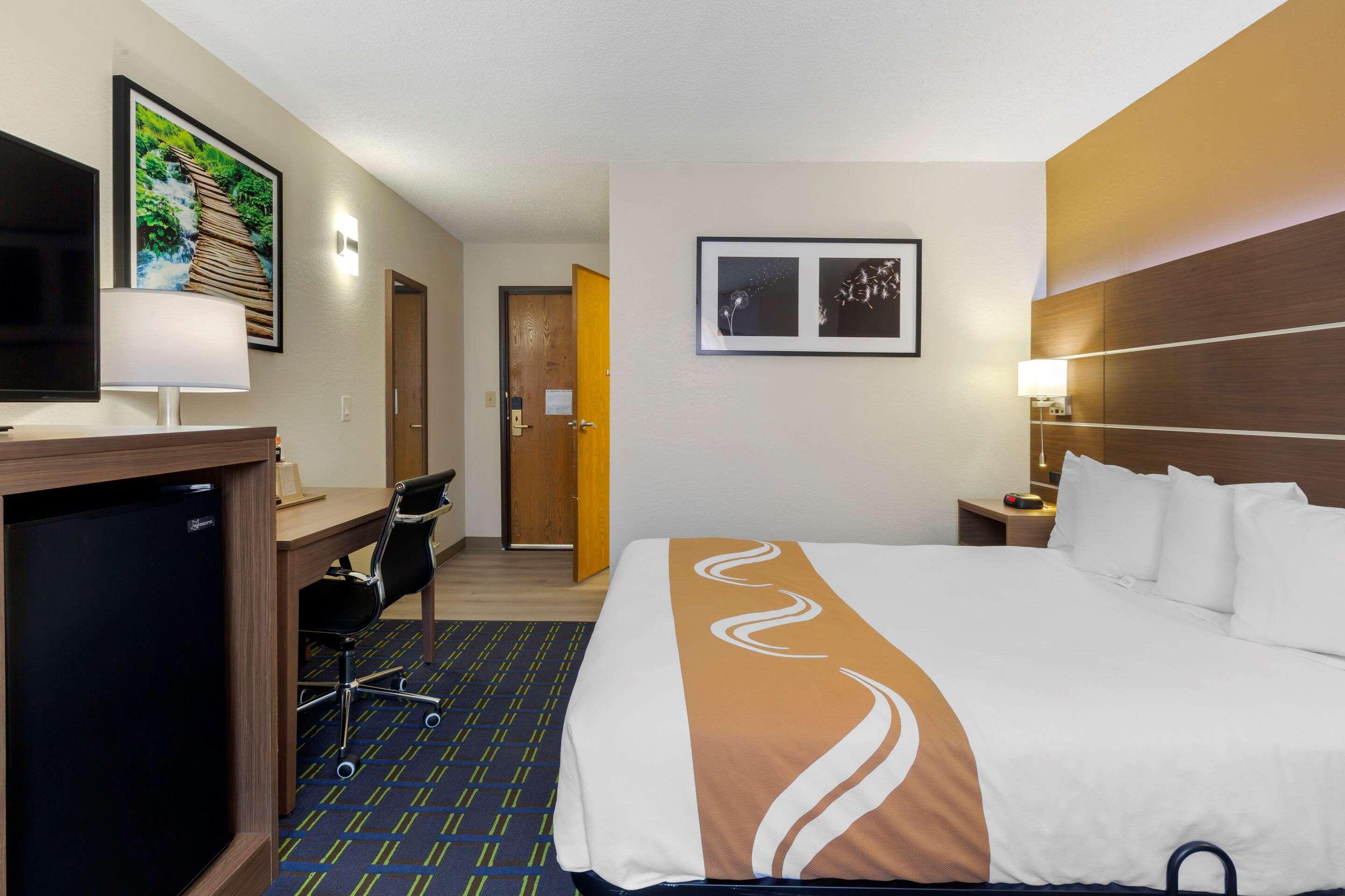Quality Inn Lee Buitenkant foto
