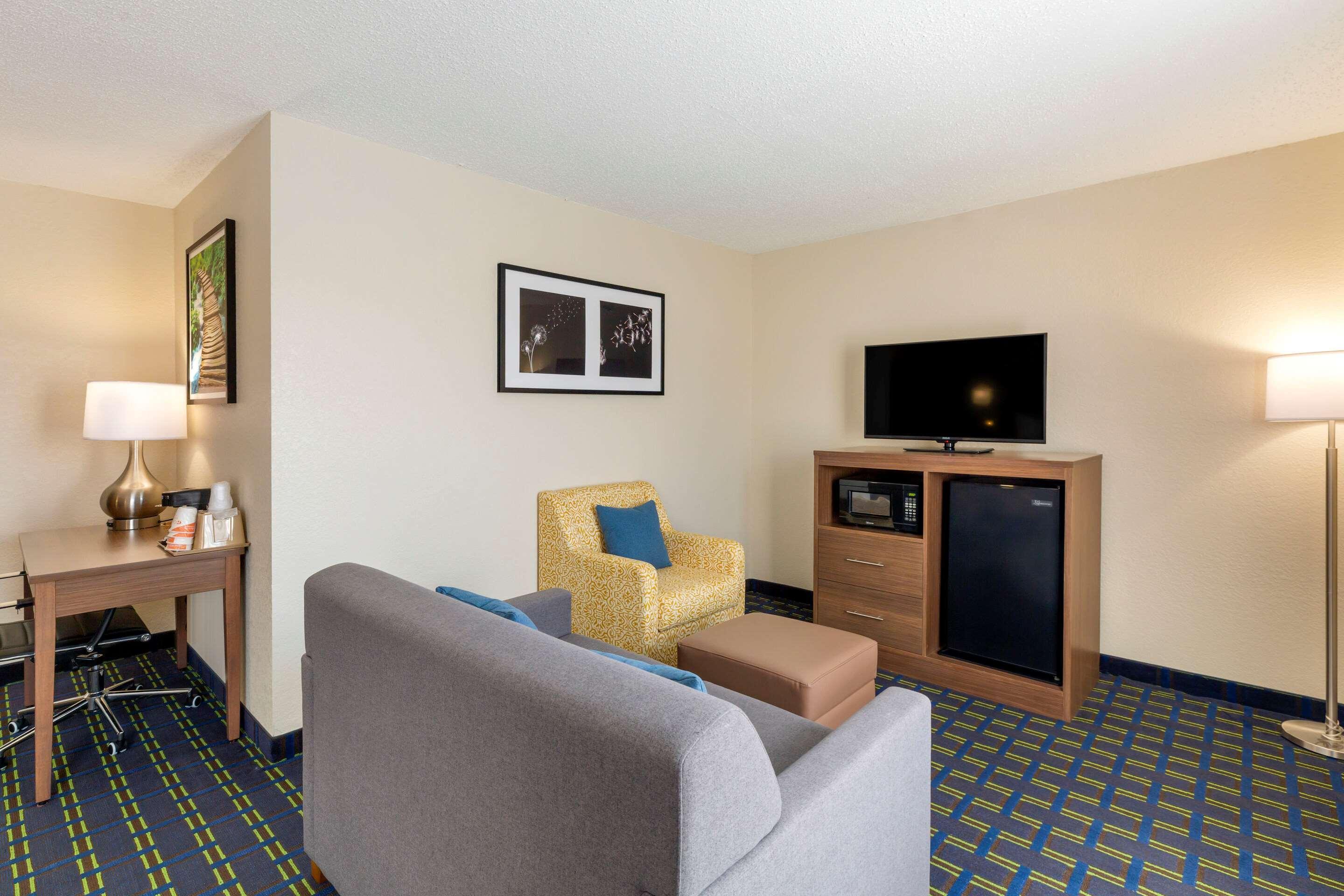 Quality Inn Lee Buitenkant foto