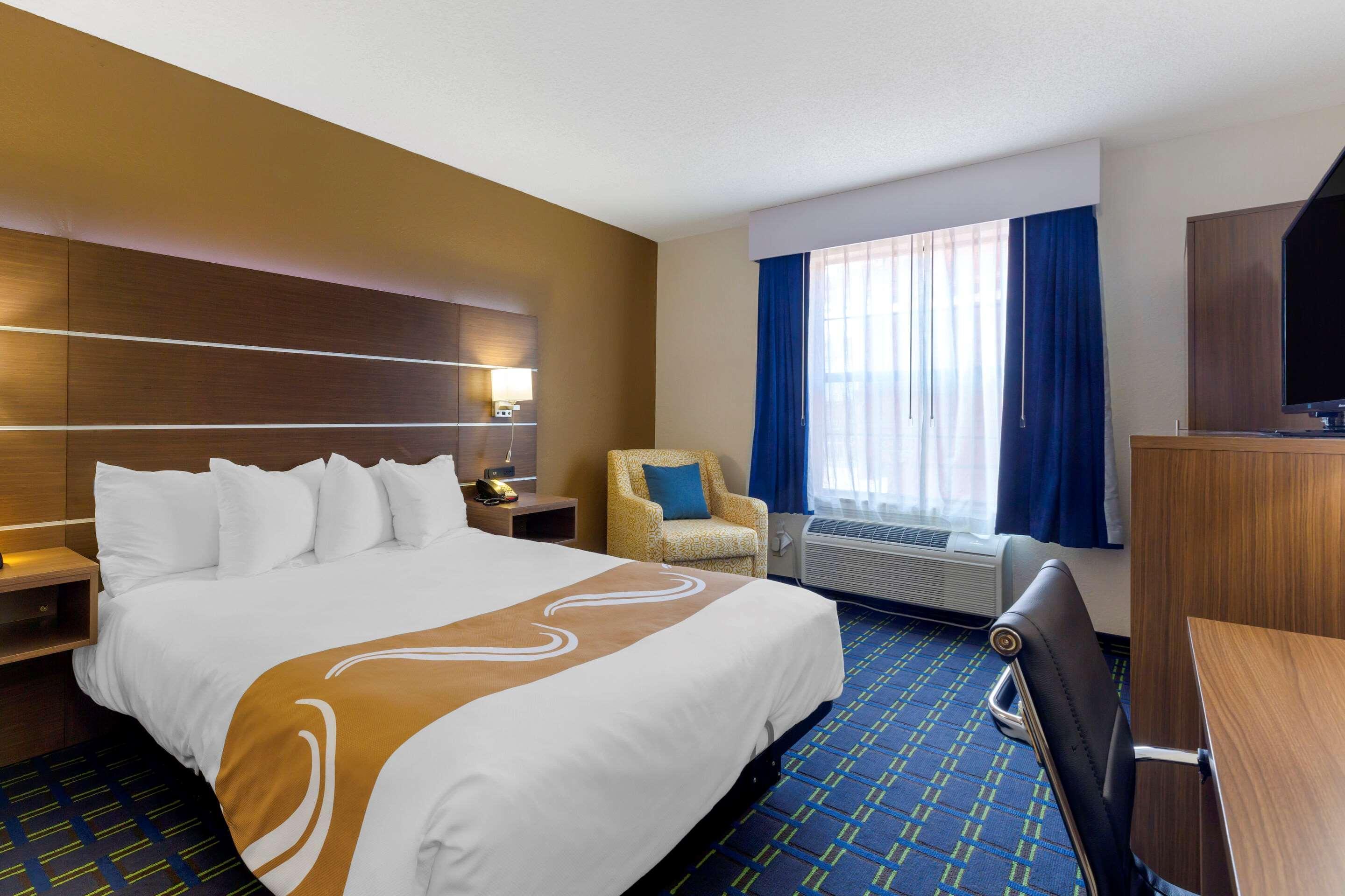 Quality Inn Lee Buitenkant foto