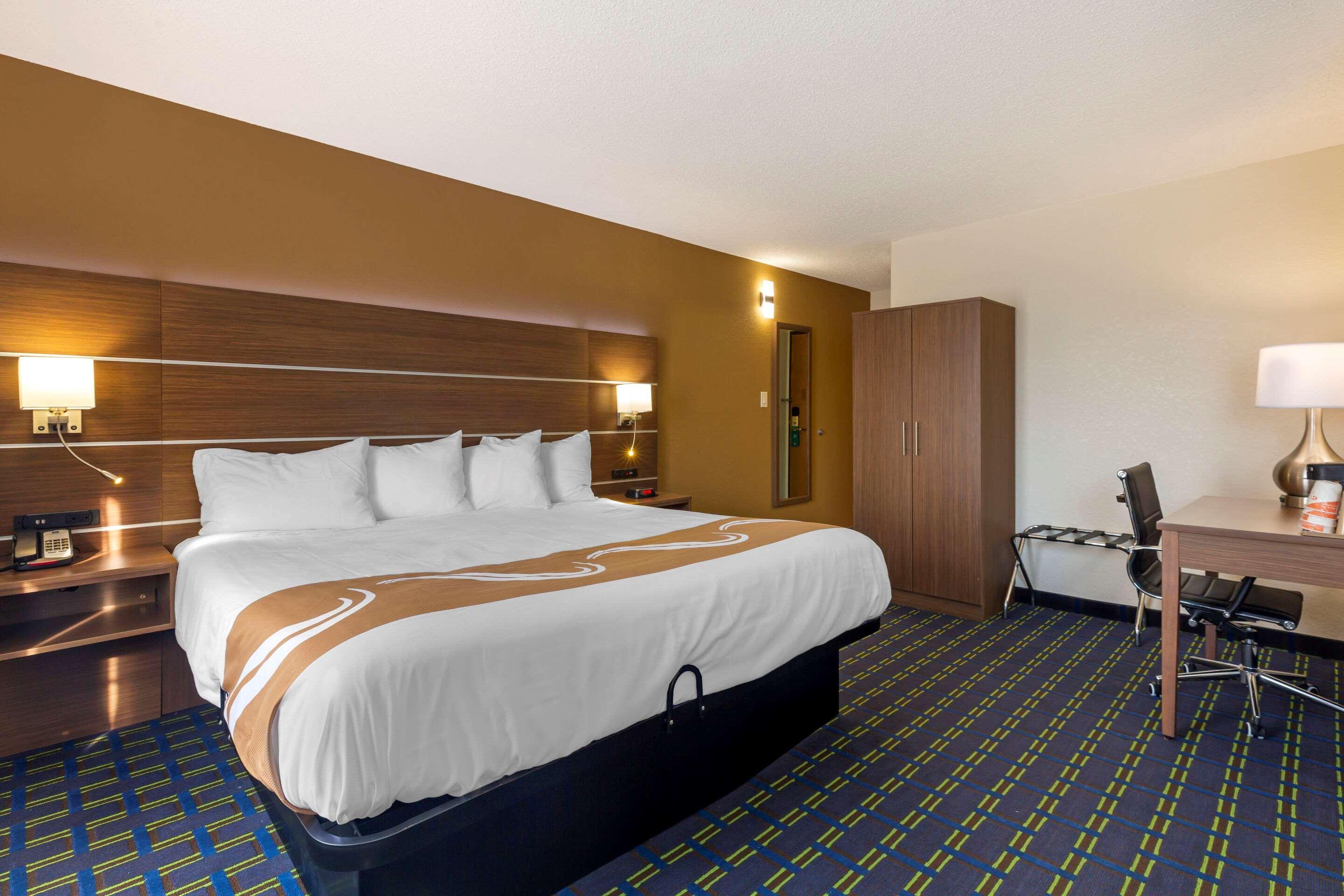 Quality Inn Lee Buitenkant foto