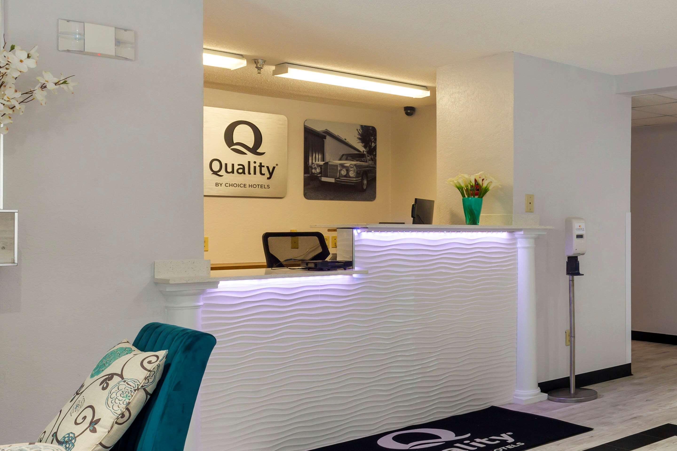 Quality Inn Lee Buitenkant foto