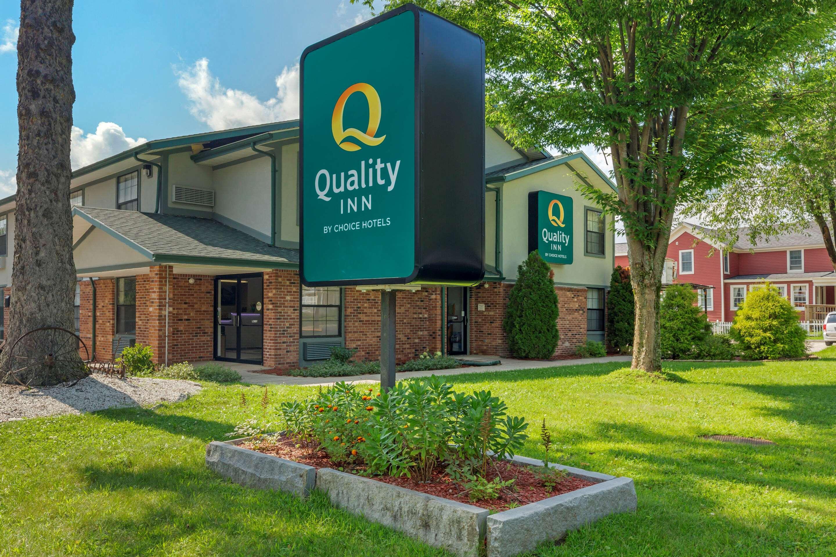 Quality Inn Lee Buitenkant foto